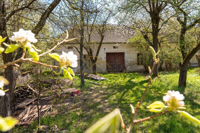 Prodej zemědělské usedlosti Rejta, pozemky 74 087 m²