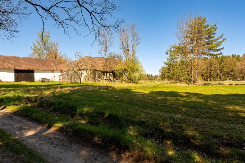 Prodej zemědělské usedlosti Rejta, pozemky 74 087 m²