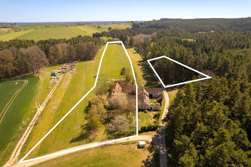 Prodej zemědělské usedlosti Rejta, pozemky 97 954 m²