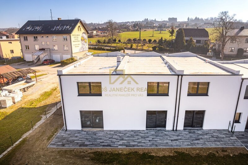 Prodej rodinného domu 4+kk, zahrada, terasa, parkovací místo, Hůry