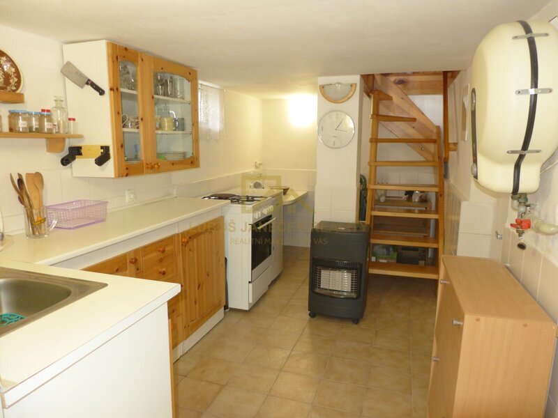 Prodej chaty v lese, vlastní pozemek, koupání