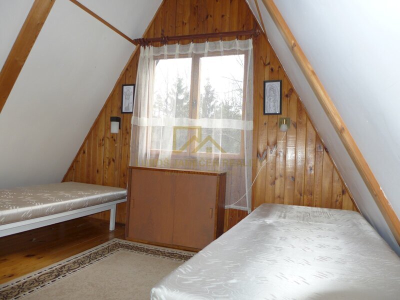 Prodej chaty v lese, vlastní pozemek, koupání