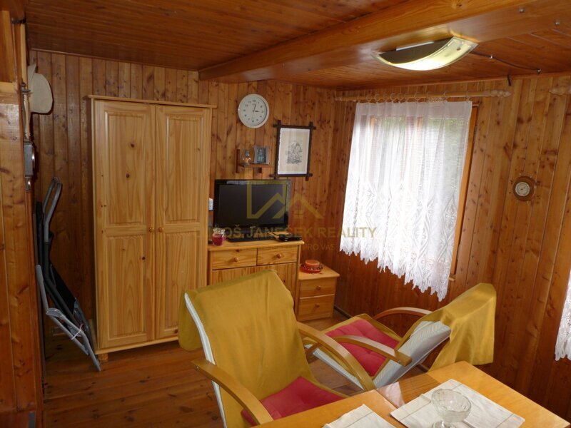 Prodej chaty v lese, vlastní pozemek, koupání