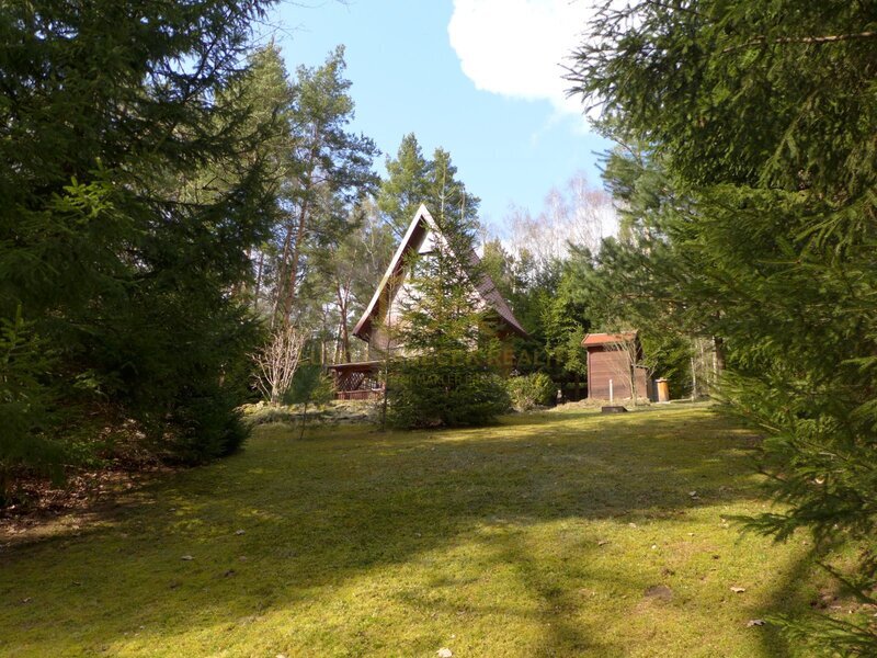 Prodej chaty v lese, vlastní pozemek, koupání