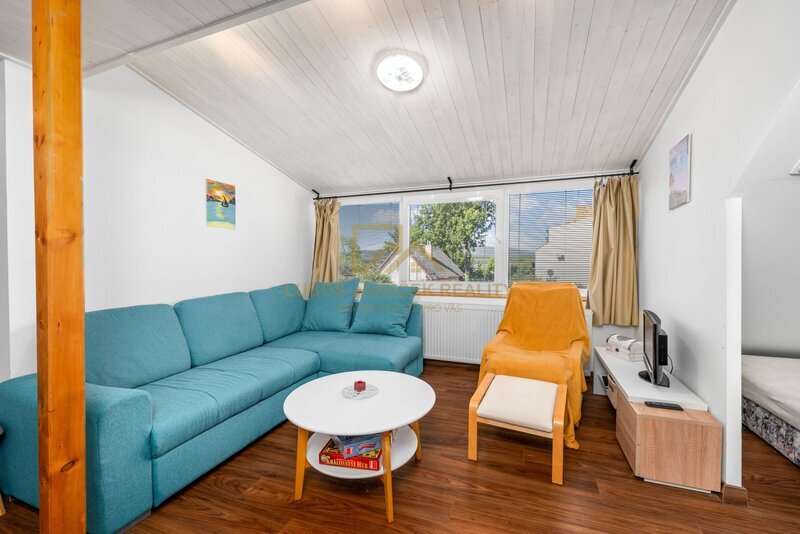 Rodinný dům s byty 3+kk,2+kk a 4 apartmánů, 162m2, zahrada