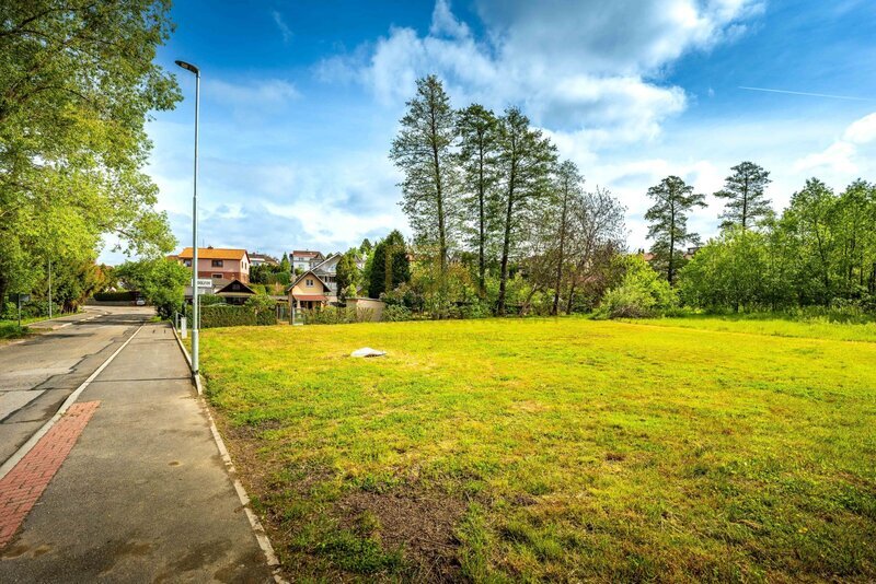 Prodej pozemku k výstavbě RD, 790m2, včetně projektu a povolení na dům a inženýrské sítě, Vráto