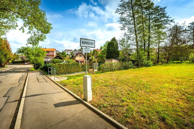 Prodej pozemku k výstavbě RD, 790m2, včetně projektu a povolení na dům a inženýrské sítě, Vráto