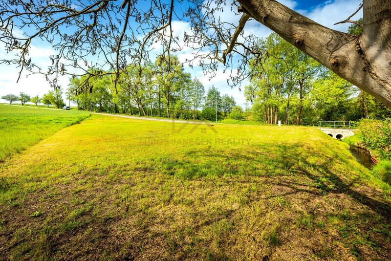 Prodej pozemku k výstavbě RD, 790m2, včetně projektu a povolení na dům a inženýrské sítě, Vráto