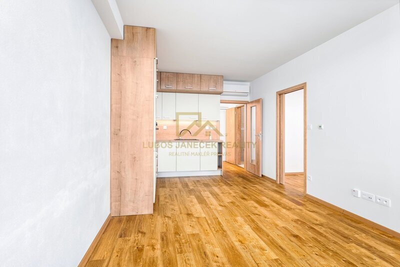Pronájem nového bytu 2+KK s lodžií, 52,36 m2 + sklep 3,92 m2,  Sezimovo Ústí II