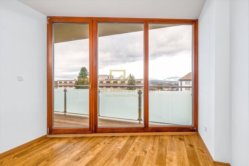 Pronájem nového bytu 2+KK s lodžií, 52,36 m2 + sklep 3,92 m2,  Sezimovo Ústí II
