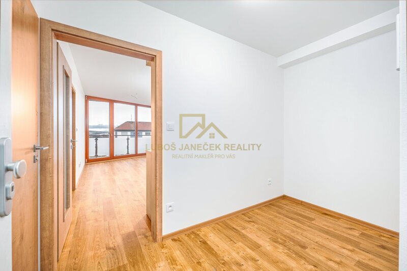 Pronájem nového bytu 2+KK s lodžií, 52,36 m2 + sklep 3,92 m2,  Sezimovo Ústí II